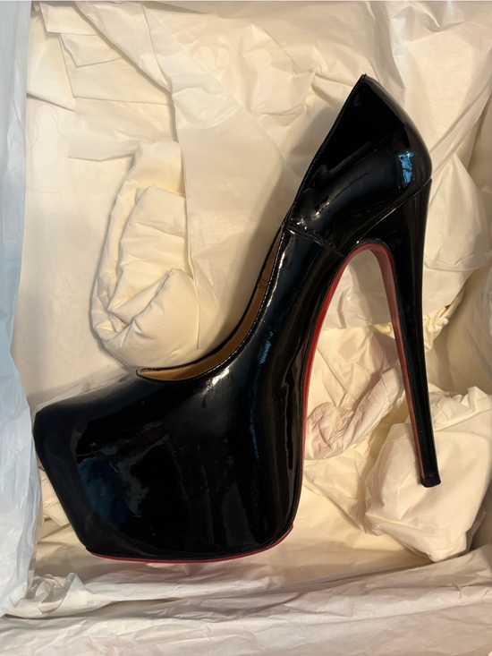 christian louboutin daffodile pumps black patent leather main image 9
